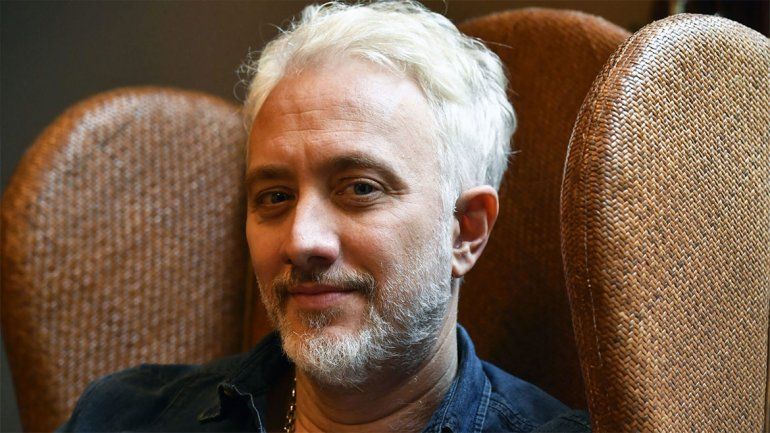 No sé si se quiso hacer el gracioso o si se excitó porque estaba Mario ahí