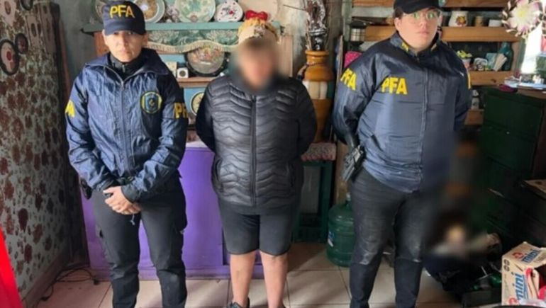 Detuvieron en Chubut a una mujer que esclavizaba a un anciano. Detuvieron en Chubut a una mujer que esclavizaba a un anciano.