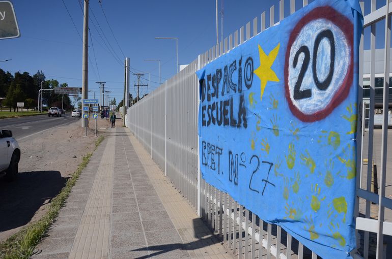 La peligrosa odisea de los alumnos de la EPET 27 para ir a clases