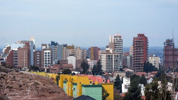 La compra de casas ya se frenó por la suba del dólar