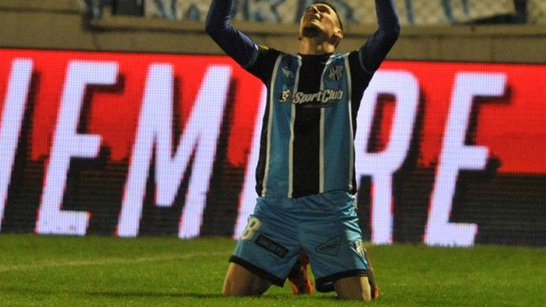 Acosta celebra el gol con el que Almagro se convirtió en rival de Cipo.