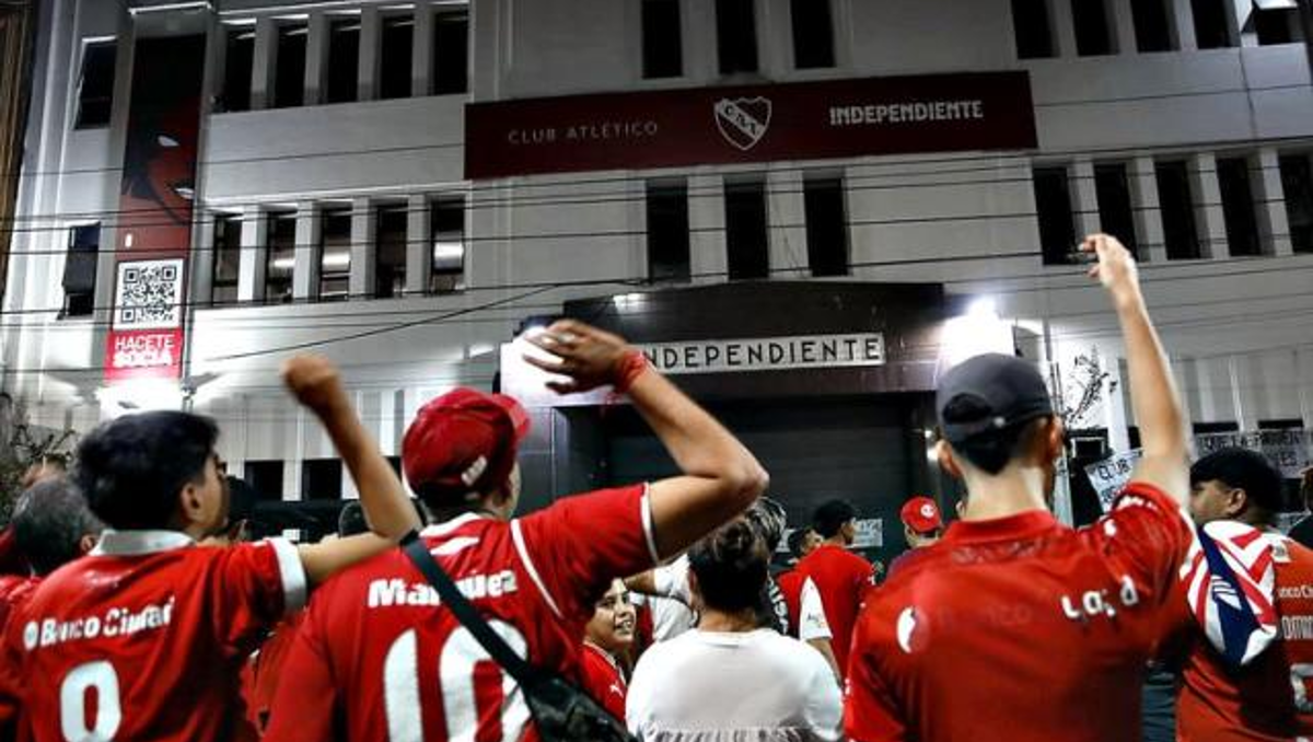 Donó plata para Independiente y su ex lo escrachó por no pagar la cuota alimentaria