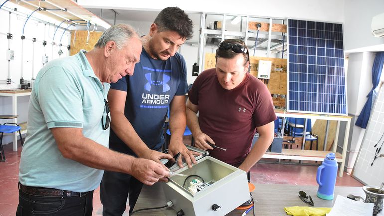Desde jóvenes a jubilados: los oficios con salida laboral que más entusiasman a los neuquinos