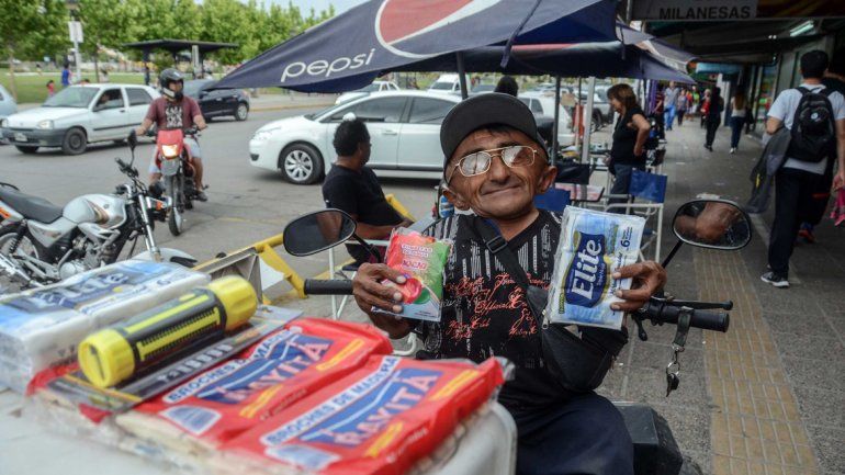 Un gran luchador. Juan Carlos nació hace 51 años en Esquel. Se crió en Catriel hasta los 20 años y luego se vino a vivir a Neuquén por la enfermedad de su padre.