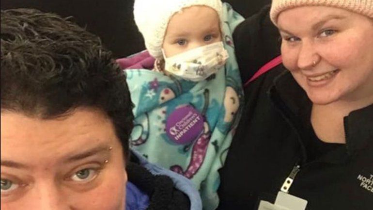 No ayudó a una nena con cáncer porque es hija de dos lesbianas
