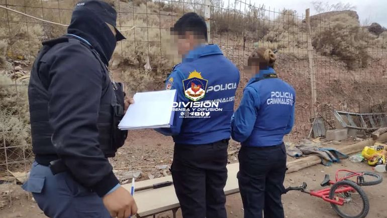 Detenidos por amenazar con armas a dos adolescentes