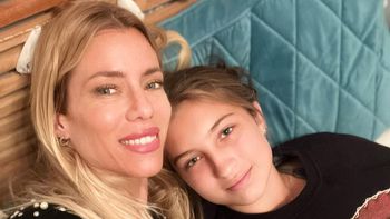 Indiana Cubero con Nicole Neumann. La foto fue compartida por la mamá el día de su cumpleaños de 15. Indiana Cubero con Nicole Neumann. La foto fue compartida por la mamá el día de su cumpleaños de 15.