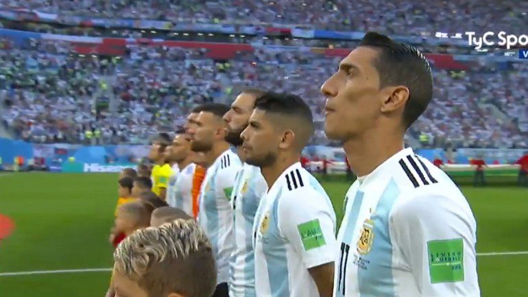 Mirá la emoción que se vivió con el Himno en el estadio