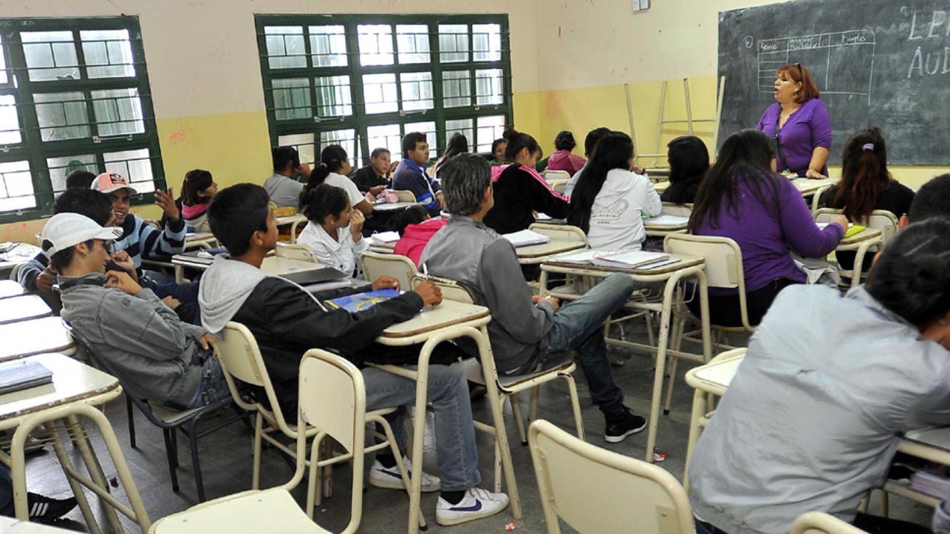 No ir a dar clases tiene un costo más alto: rige el control del presentismo