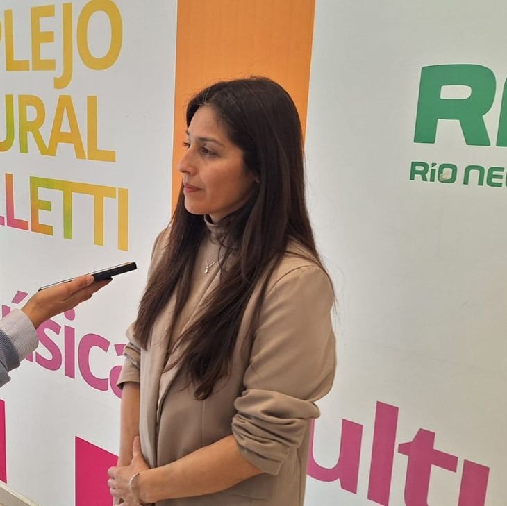 Natalia Ivon Ovando, sobre la barrera: 