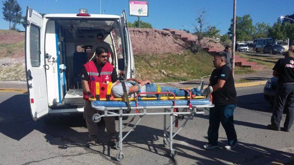 El accidente ocurrió en calle Antártida Argentina al 300.