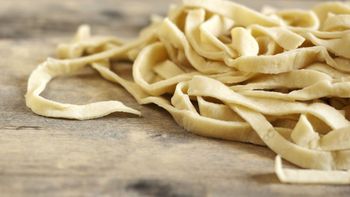 Los tallarines de Doña Petrona con 4 ingredientes | LM Neuquen Los tallarines de Doña Petrona con 4 ingredientes