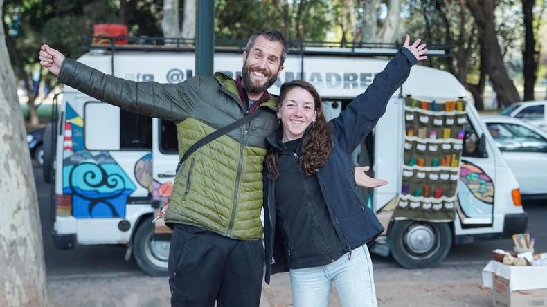 De Neuquén al mundo: la pareja que recorrió 9 países y llegó a Centroamérica en una casa rodante del 86 | LM Neuquen De Neuquén al mundo: la pareja que recorrió 9 países y llegó a Centroamérica en una casa rodante del 86