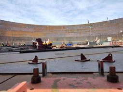 La obra del VMOS estará completa este año: en el segundo semestre comenzará la exportación de petróleo por Río Negro. La obra del VMOS estará completa este año: en el segundo semestre comenzará la exportación de petróleo por Río Negro.