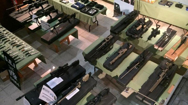 Un odontólogo escondía un arsenal en su consultorio