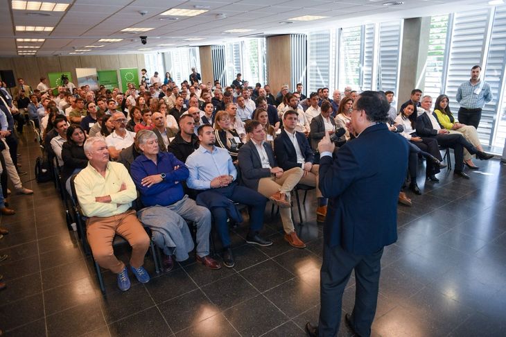 Empresas rionegrinas exploran oportunidades: Servicios de catering, maquinaria y monitoreos ambientales en foco. Empresas rionegrinas exploran oportunidades: Servicios de catering, maquinaria y monitoreos ambientales en foco.