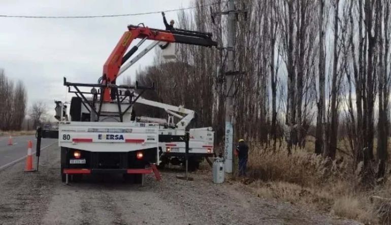 Chichinales: intentaba robar cables y murió electrocutado