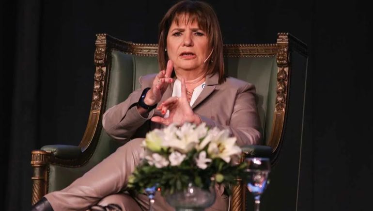 Patricia Bullrich embistió a Batakis Patricia Bullrich embistió a Batakis