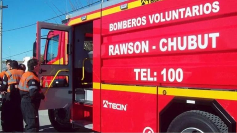 Los Bomberos Voluntarios de Rawson hacen sonar la sirena de su cuartel todos los días a las 11 para visibilizar la grave crisis financiera que atraviesan desde que se eliminó el cobro de la tasa.