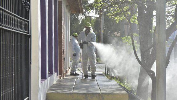 Duplicaron la cantidad de desinfecciones en la capital neuquina