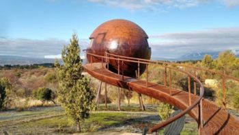 chubut invita a pasar la noche en un huevo de dragon premiado por airbnb chubut invita a pasar la noche en un huevo de dragon premiado por airbnb