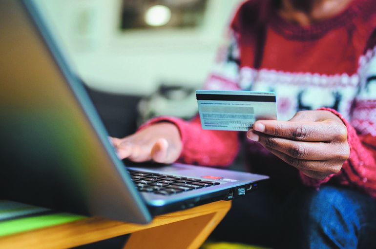 Un comerciante de Plottier sufrió el robo de unos 3 millones de pesos de su cuenta bancaria en una noche. Un comerciante de Plottier sufrió el robo de unos 3 millones de pesos de su cuenta bancaria en una noche.