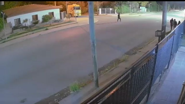 Video: violento asalto a una pareja de adolescentes en Plottier