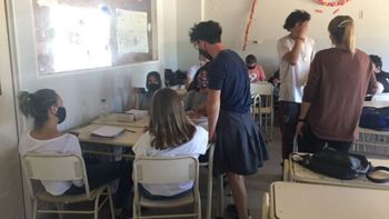 cordoba: fue a la escuela de pollera porque no lo dejaban usar pantalon corto cordoba: fue a la escuela de pollera porque no lo dejaban usar pantalon corto