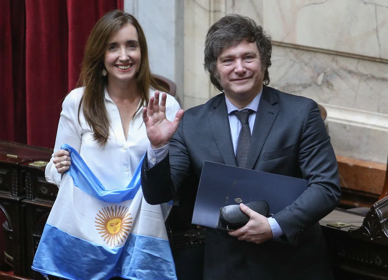 Javier Milei, junto a Victoria Villarruel. Serán responsables de la apertura de las sesiones ordinarias. Javier Milei, junto a Victoria Villarruel. Serán responsables de la apertura de las sesiones ordinarias.
