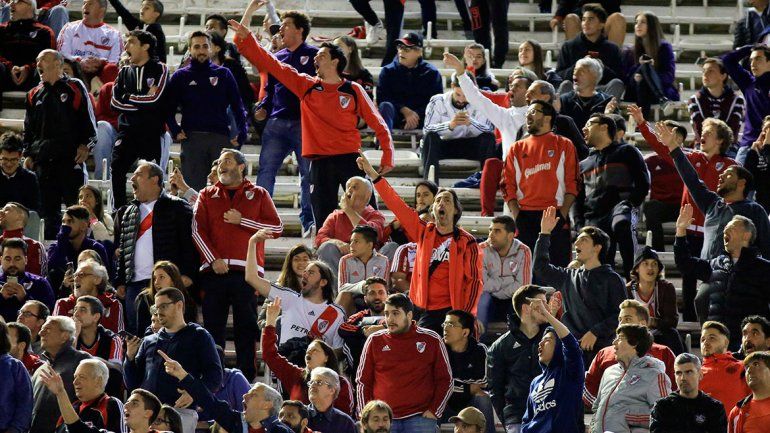 Que se vayan todos, el contundente rechazo del Monumental a los Borrachos del Tablón