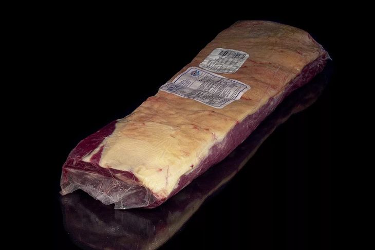 Los cortes con hueso que ingresen, como asado o aguja, deberán llegar envasados al vacío y con 24 horas de maduración.