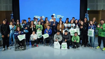 Neuquén fortalece su acompañamiento al deporte juvenil. Neuquén fortalece su acompañamiento al deporte juvenil.
