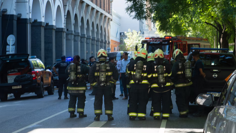 A la sede de Gendarmería habían llegado tres paquetes y uno de ellos fue el que detonó.