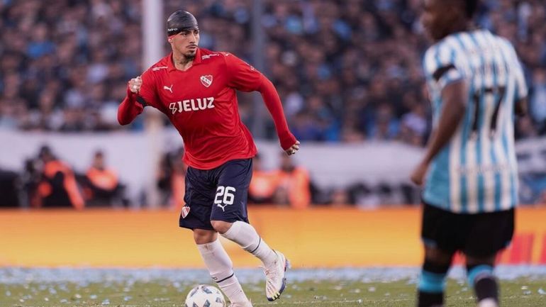 Kevin Lomónaco con la camiseta de Independiente Kevin Lomónaco con la camiseta de Independiente