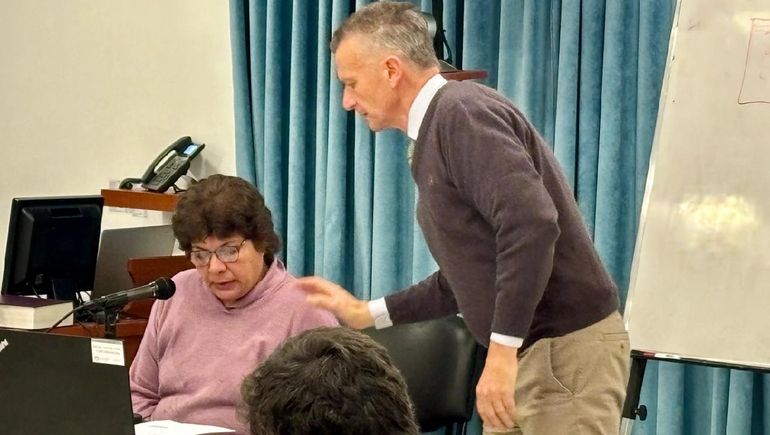 La directora Marta Báez y el fiscal Gastón Liotard. Un duro testimonio sobre la exposición de la escuela de Aguada San Roque. La directora Marta Báez y el fiscal Gastón Liotard. Un duro testimonio sobre la exposición de la escuela de Aguada San Roque.