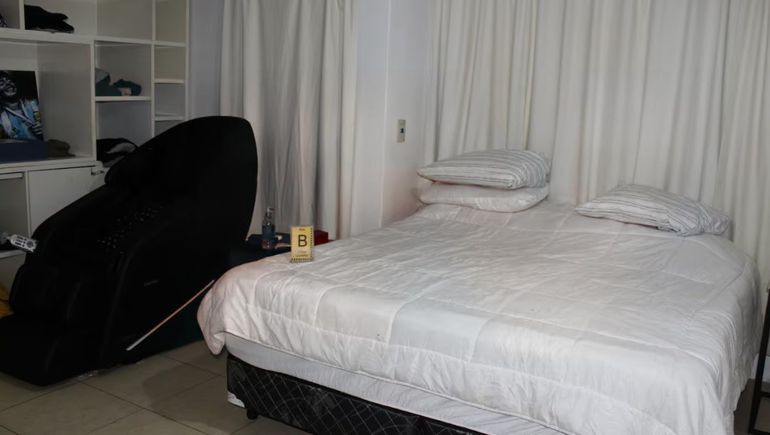 Se conocieron más fotos de cómo se veía la casa donde murió Maradona. Foto: TN