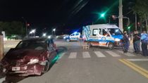 Violento choque sufió una ambulancia en emergencia en Neuquén Violento choque sufió una ambulancia en emergencia en Neuquén