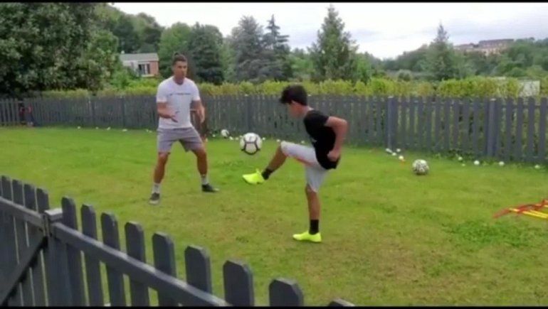Cristiano Ronaldo también suele entrenar con su hijo Crsitiano Jr.