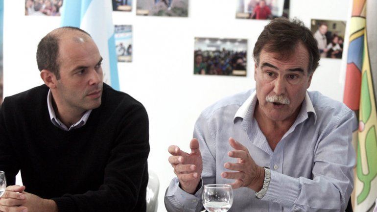 El intendente Esteban Cimolai y Javier Bertoldi. Dos pioneros de Centenario que quedaron divididos por la política.