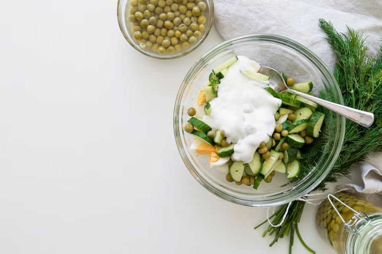 El yogurt, aliado especial del garbanzo y el pepino. Fresca y deliciosa ensalada para hacer en casa El yogurt, aliado especial del garbanzo y el pepino. Fresca y deliciosa ensalada para hacer en casa