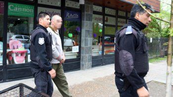 domiciliaria a abusador: se cago en la edad que yo tenia domiciliaria a abusador: se cago en la edad que yo tenia