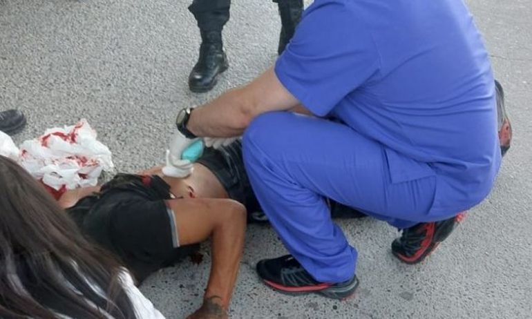 Joven apuñalado en La Anónima de Pico Truncado, Santa Cruz. Joven apuñalado en La Anónima de Pico Truncado, Santa Cruz.