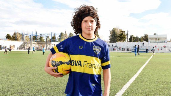 La Pulga cuando daba sus primeros pasos como futbolista. Jeremías le gana en algo: trascendió mediáticamente a más corta edad, aprovechando el boom tecnológico de la época.&nbsp;