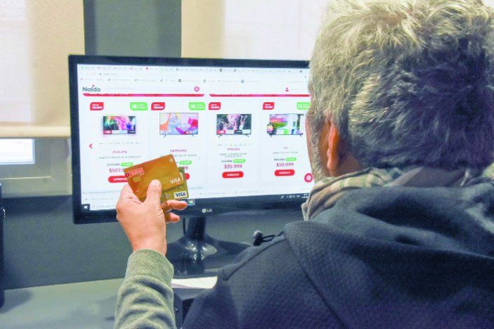 Comprar de manera online tiene sus recaudos. Pero de a poco el sistema migra hacia el comercio electrónico. Comprar de manera online tiene sus recaudos. Pero de a poco el sistema migra hacia el comercio electrónico.