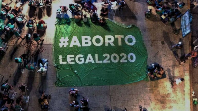 A tres años del aborto legal, disminuyeron la mortalidad materna y los embarazos adolescentes