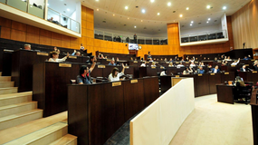 La Legislatura prorrogó el período de sesiones para sellar el futuro de Gloria Ruiz