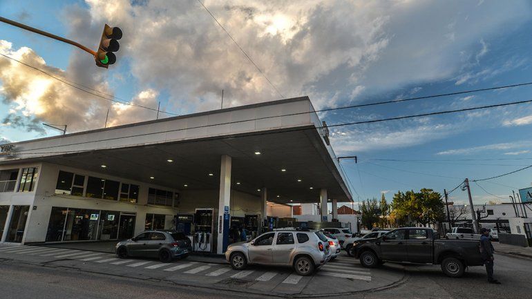 Robaron un millón de pesos a cadena de estaciones YPF