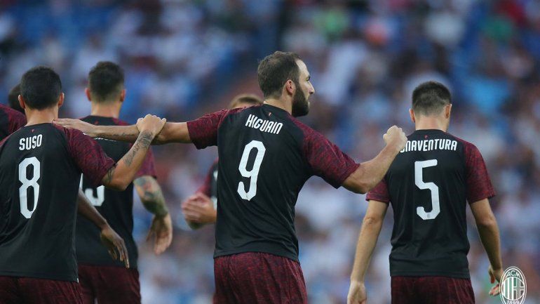 Pipita debutó en Milán con un gol en un partido amistoso