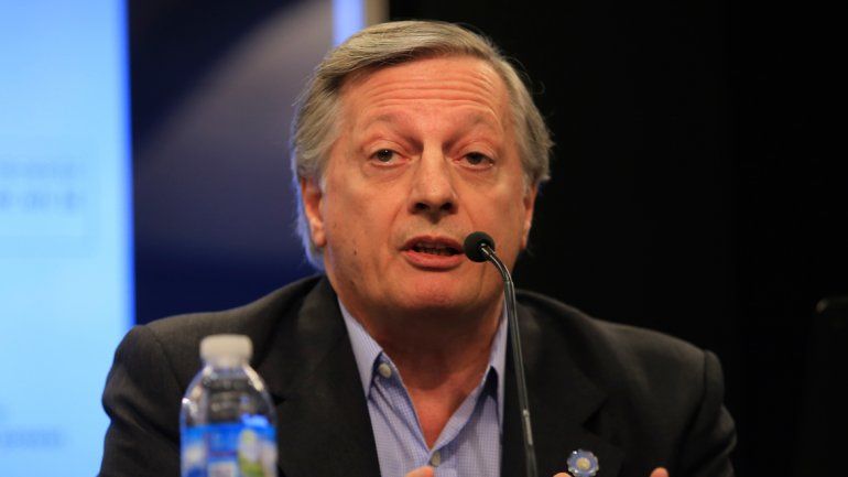 El ministro criticó al gobierno anterior: Hizo creer que el gas era gratis.