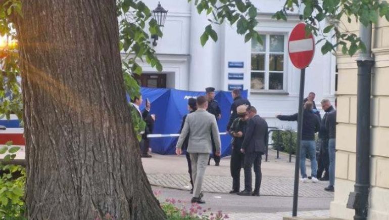Las autoridades trabajan en la universidad de Varsovia donde ocurrió el terrible asesinato de una empleada